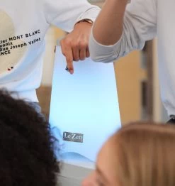 Le Zen - Refroidisseur à Vin Petit Avec Haut-Parleur Bluetooth Et Lumière Led - Refroidisseur À Vin Pour Extérieur Et Intérieur - Refroidisseur À Vin Pour 1 Bouteille -Dégustation Délicate 1131x1200 1