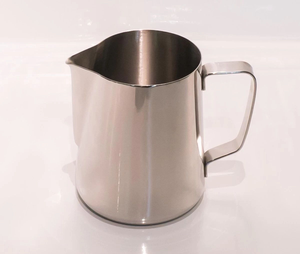 Pichet à Lait Bellezza Style Classique - Pichet à Lait - 600 Ml - Latte Art - Pour Cappuccino Et Latte Macchiato 3 Pichet à Lait Bellezza Style Classique - Pichet à Lait - 600 Ml - Latte Art - Pour Cappuccino Et Latte Macchiato