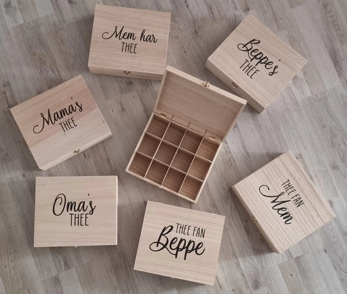 Boite à Thee - Boite Rangement Thee - Mama's Tea - Boite à Thé En Bois - 12 Compartiments - Thé Pour Maman 5 Boite à Thee - Boite Rangement Thee - Mama's Tea - Boite à Thé En Bois - 12 Compartiments - Thé Pour Maman – Image 3