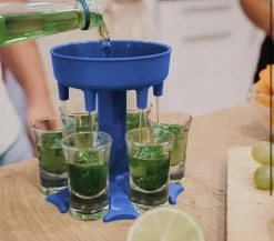 Fontaine à Shot Avec 6 Verres à Shot - Le Distributeur Et Le Support à Shot En 1 - Shots - Verres à Shot - Distributeur - Cadeau - Fête 5 Fontaine à Shot Avec 6 Verres à Shot - Le Distributeur Et Le Support à Shot En 1 - Shots - Verres à Shot - Distributeur - Cadeau - Fête -Dégustation Délicate 1200x1055 1