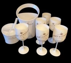 Coffret Champagne Moët & Chandon - Seau à Bouteille - 6 Verres - Seau à Glace - 2x Boules à Glace -Dégustation Délicate 1200x1067 6