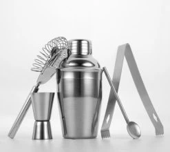 Decopatent® Cocktail Set 5 Pièces - Set De Bar Professionnel Avec Shaker - Tasse à Mesurer à Cocktail - Passoire - Mélangeur De Bar - Set De Shaker à Cocktail 15 Decopatent® Cocktail Set 5 Pièces - Set De Bar Professionnel Avec Shaker - Tasse à Mesurer à Cocktail - Passoire - Mélangeur De Bar - Set De Shaker à Cocktail -Dégustation Délicate 1200x1068 5