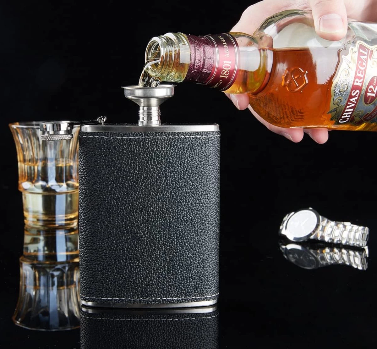 Flasque En Acier 8 Oz / 240 Ml Coffret Cadeau Avec Deux Verres à Shot Et Une Flasque Entonnoir En Cuir Zwart Convient Pour Transporter De L'alcool 4 Flasque En Acier 8 Oz / 240 Ml Coffret Cadeau Avec Deux Verres à Shot Et Une Flasque Entonnoir En Cuir Zwart Convient Pour Transporter De L'alcool – Image 2