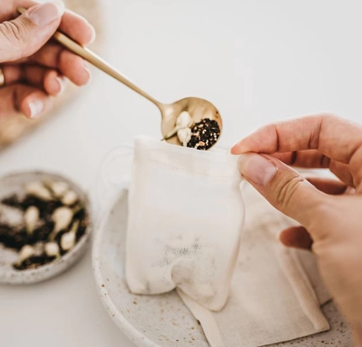 Repus - Sachets à Thé Réutilisables En Coton Bio - Set De 4 - Sachet à Thé/Sac à Herbes Avec Cordon - Lavable - 6 X 8 CM 3 Repus - Sachets à Thé Réutilisables En Coton Bio - Set De 4 - Sachet à Thé/Sac à Herbes Avec Cordon - Lavable - 6 X 8 CM