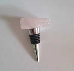 Bouchon De Vin Ou Bouchon De Vin Avec Pierre Précieuse De Quartz Rose