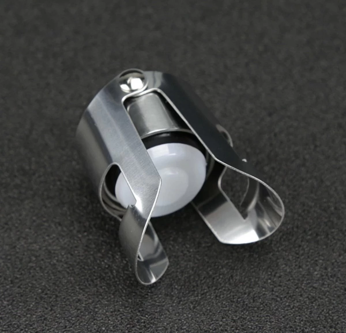 GG Kitchen - Valve à Champagne - Bouchon à Cava - Bouchon à Champagne - Valve à Bouteille - Argent - 2 Pièces 5 GG Kitchen - Valve à Champagne - Bouchon à Cava - Bouchon à Champagne - Valve à Bouteille - Argent - 2 Pièces – Image 3