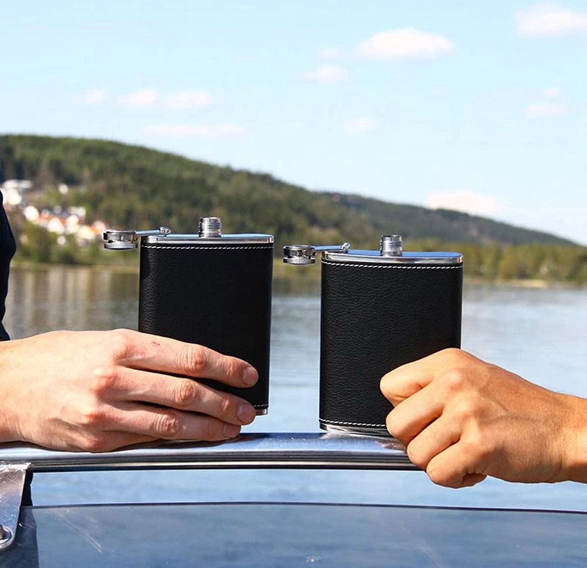 Flasque En Acier 8 Oz / 240 Ml Coffret Cadeau Avec Deux Verres à Shot Et Une Flasque Entonnoir En Cuir Zwart Convient Pour Transporter De L'alcool 5 Flasque En Acier 8 Oz / 240 Ml Coffret Cadeau Avec Deux Verres à Shot Et Une Flasque Entonnoir En Cuir Zwart Convient Pour Transporter De L'alcool – Image 3