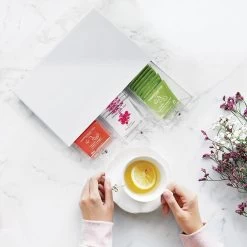 MDesign - Boîte à Thé - Commode/boîte De Rangement/organisateur - Pour La Cuisine - Pour Différents Types De Sachets De Thé, Dosettes De Café, Bonbons Et Plus - Pratique/résistant - Blanc/transparent 11 MDesign - Boîte à Thé - Commode/boîte De Rangement/organisateur - Pour La Cuisine - Pour Différents Types De Sachets De Thé, Dosettes De Café, Bonbons Et Plus - Pratique/résistant - Blanc/transparent -Dégustation Délicate 1200x1200 106