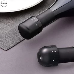 Molenti Vin Stopper - Pompe à Vide à Vin - Vin Cap - Bouchon à Vin - économiseur De Vin - Bouchon De Bouteilles - Zwart 9 Molenti Vin Stopper - Pompe à Vide à Vin - Vin Cap - Bouchon à Vin - économiseur De Vin - Bouchon De Bouteilles - Zwart -Dégustation Délicate 1200x1200 1086