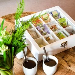 Boîte à Thé Premium - Blanche - Boîte à Thé 12 Compartiments - Verre Véritable - Avec Charnière à Résistance - Non Remplie 23 Boîte à Thé Premium - Blanche - Boîte à Thé 12 Compartiments - Verre Véritable - Avec Charnière à Résistance - Non Remplie -Dégustation Délicate 1200x1200 154