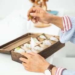 Boîte à Thé Relaxdays 8 Compartiments - Boîte à Thé Pour 80 Sachets De Thé - Boîte à Thé En Bois - Avec Couvercle 22 Boîte à Thé Relaxdays 8 Compartiments - Boîte à Thé Pour 80 Sachets De Thé - Boîte à Thé En Bois - Avec Couvercle -Dégustation Délicate 1200x1200 178