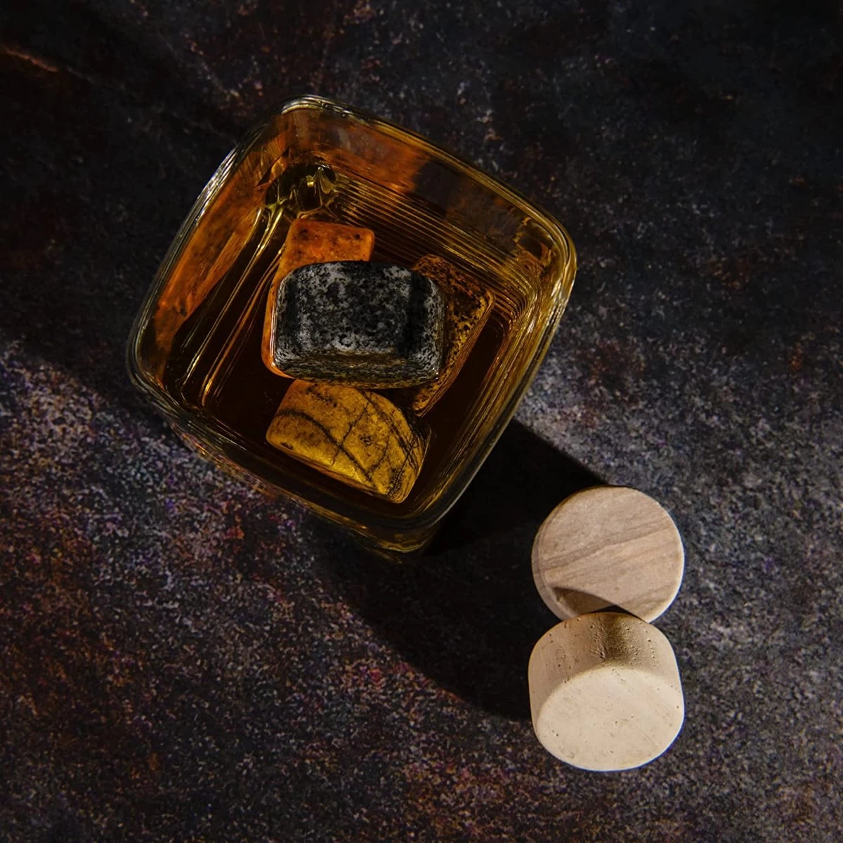 Pierres à Whisky GOURMEO (6 Pièces) En Marbre Et Granit I Glaçons Réutilisables, Pierres à Whisky, Pierres à Whisky, Pierres De Refroidissement 5 Pierres à Whisky GOURMEO (6 Pièces) En Marbre Et Granit I Glaçons Réutilisables, Pierres à Whisky, Pierres à Whisky, Pierres De Refroidissement – Image 3