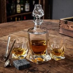 MikaMax Twisted Whisky Decanter - Whisky Decanter - Set Complet - Whisky Stones - Inc. 2 Verres à Whisky – 1L