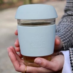 Potje Amsterdam Java Mist Blue 330ML - Tasse En Verre Réutilisable - Café Et Thee à Emporter - Idéal Pour Le Bureau à La Maison Et Sur La Route - Verre Véritable - Tasse à Café - Tasse à Thé - Réutilisable -Dégustation Délicate 1200x1200 2065