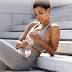 Navaris En Verre Navaris - Bouteille Avec Cristaux - 420 Ml - Bouteille D'eau Avec Pierres Précieuses - Comprend Un Manchon En Néoprène - Avec Quartz Rose -Dégustation Délicate 1200x1200 2209