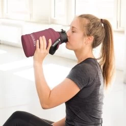 Gourde En Acier Inoxydable Navaris - 2L - Gourde Extra Large En Acier Inoxydable Avec Bouchon - Idéal Pendant Le Sport - Rouge -Dégustation Délicate 1200x1200 2213