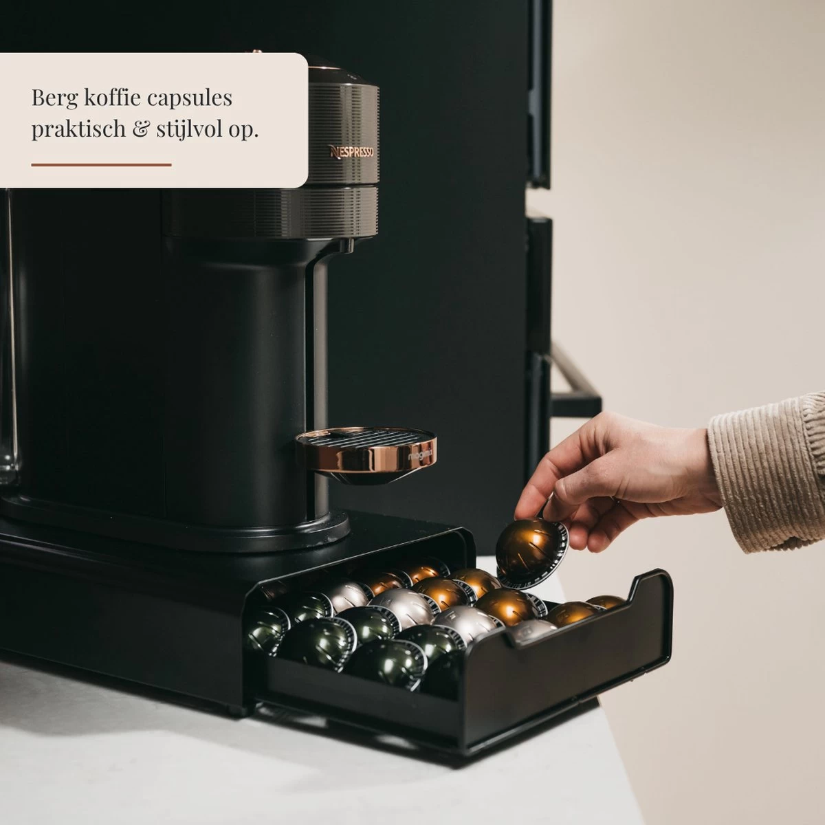 Kitchen Lab Co Co.® Porte-capsule à Café Avec Tiroir - Convient Pour Nespresso, Dolce Gusto Et Nespresso Vertuo - Incl. E-book De Recettes De Café 5 Kitchen Lab Co Co.® Porte-capsule à Café Avec Tiroir - Convient Pour Nespresso, Dolce Gusto Et Nespresso Vertuo - Incl. E-book De Recettes De Café – Image 3