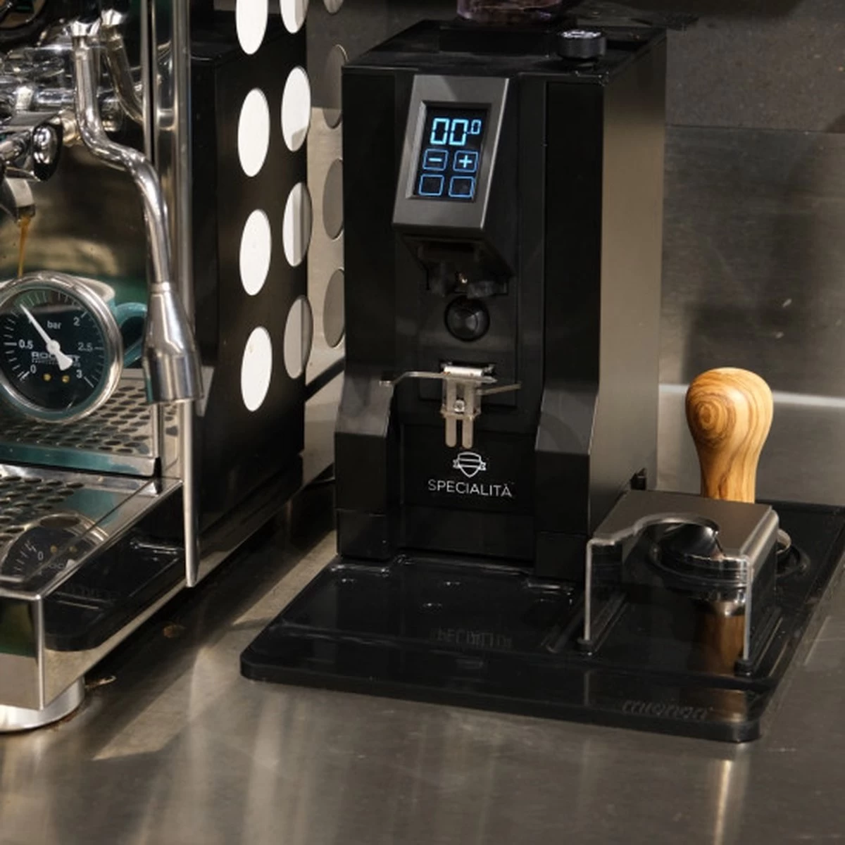 Organisateur De Café Eureka Mignon Koepoort Café - Tapis De Tassage - Station De Tassage Pour Moulins à Café Eureka 9 Organisateur De Café Eureka Mignon Koepoort Café - Tapis De Tassage - Station De Tassage Pour Moulins à Café Eureka – Image 7