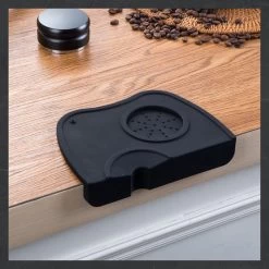 Keufens Tampermat - Tamper - Tampingmat - Station De Bourrage - Tamperstation - Tampermat Sage - Tamping - Tampermat Noir - Tampermat Avec Coin -Dégustation Délicate 1200x1200 487