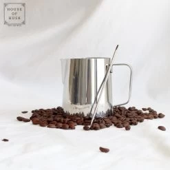 House Of Husk® Pot à Lait Avec Art Pen - Pichet Mousseur à Lait - Argent - Pot à Lait - Pichet à Lait - Acier Inoxydable - Pot à Lait Barista - 350 Ml - Avec Stylo Latte Art 16 House Of Husk® Pot à Lait Avec Art Pen - Pichet Mousseur à Lait - Argent - Pot à Lait - Pichet à Lait - Acier Inoxydable - Pot à Lait Barista - 350 Ml - Avec Stylo Latte Art -Dégustation Délicate 1200x1200 560