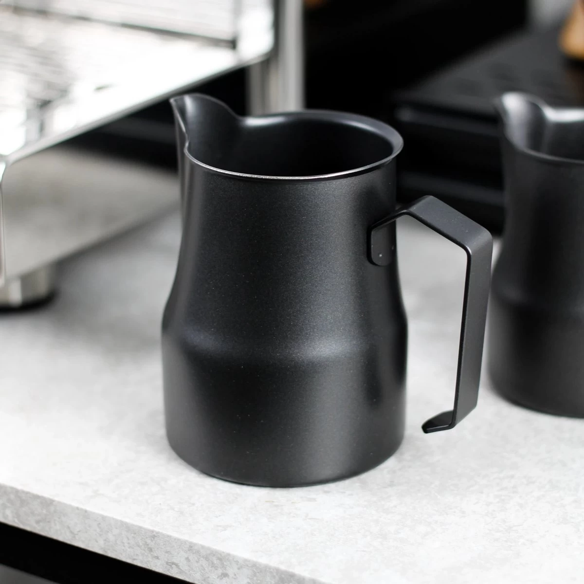 Pot à Lait Style Italien - 500ml - Acier Inoxydable - Noir - Pot à Mousse De Lait 4 Pot à Lait Style Italien - 500ml - Acier Inoxydable - Noir - Pot à Mousse De Lait – Image 2