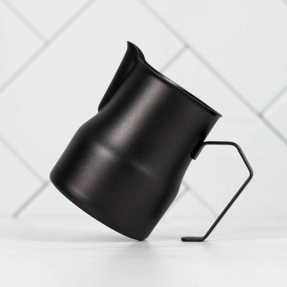 Pot à Lait Style Italien - 500ml - Acier Inoxydable - Noir - Pot à Mousse De Lait 6 Pot à Lait Style Italien - 500ml - Acier Inoxydable - Noir - Pot à Mousse De Lait – Image 4