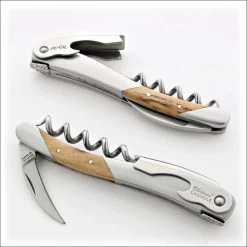 CHATEAU LAGUIOLE © MEILLEUR SOMMELIER DU MONDE - COUTEAU SOMMELIER OUVRE BOUTEILLE DE LUXE - MARKUS DEL MONEGO - PIED DE VIGNE (ALLEMAGNE) -Dégustation Délicate 1200x1200 758