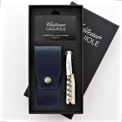 CHATEAU LAGUIOLE © MEILLEUR SOMMELIER DU MONDE - COUTEAU SOMMELIER OUVRE BOUTEILLE DE LUXE FINITION CORNE DE RENNES ANDREAS LARSSON (SUEDE) 16 CHATEAU LAGUIOLE © MEILLEUR SOMMELIER DU MONDE - COUTEAU SOMMELIER OUVRE BOUTEILLE DE LUXE FINITION CORNE DE RENNES ANDREAS LARSSON (SUEDE) -Dégustation Délicate 1200x1200 785