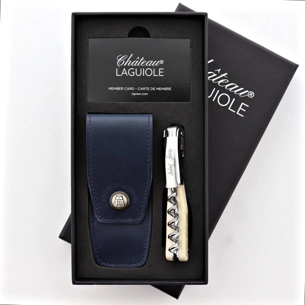 CHATEAU LAGUIOLE © MEILLEUR SOMMELIER DU MONDE - COUTEAU SOMMELIER OUVRE BOUTEILLE DE LUXE FINITION CORNE DE RENNES ANDREAS LARSSON (SUEDE) 6 CHATEAU LAGUIOLE © MEILLEUR SOMMELIER DU MONDE - COUTEAU SOMMELIER OUVRE BOUTEILLE DE LUXE FINITION CORNE DE RENNES ANDREAS LARSSON (SUEDE) – Image 4