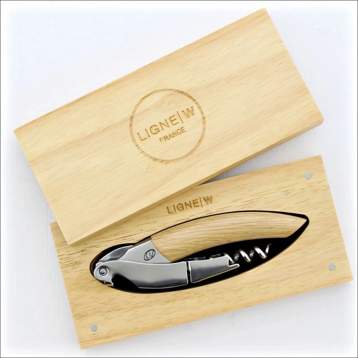 LIGNE W - ORIGINE PRESTIGE - COUTEAU SOMMELIER OUVRE BOUTEILLE DE LUXE BOIS DE CHÊNE 5 LIGNE W - ORIGINE PRESTIGE - COUTEAU SOMMELIER OUVRE BOUTEILLE DE LUXE BOIS DE CHÊNE – Image 3