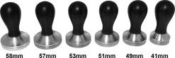 Expresso écarlate | Tamper "Classic" Pour Barista; Avec Poignée Ergonomique En Bois Précieux Et Base En Acier Inoxydable De Précision. Bois De Santal Broin + Planche De Tronc 49 Mm 13 Expresso écarlate | Tamper "Classic" Pour Barista; Avec Poignée Ergonomique En Bois Précieux Et Base En Acier Inoxydable De Précision. Bois De Santal Broin + Planche De Tronc 49 Mm -Dégustation Délicate 1200x401 2