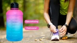 Quality Needz - Bouteille D'eau - Gourde Avec Paille - Poignée Robuste - 2 Litres - Bouteille De Sport - Bouteille D'eau Avec Marquage Du Temps - Bouteille Water - Bouteille D'eau Avec Paille -Dégustation Délicate 1200x678 2