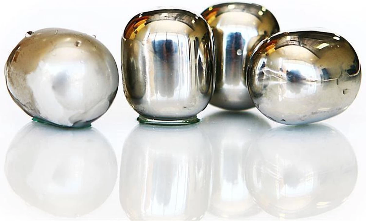 Sparq Home - Ensemble De 4 Cubes à Whisky En Acier Inoxydable - Perles De Vin - Pierres à Whisky - Glaçons Réutilisables - Cadeau 3 Sparq Home - Ensemble De 4 Cubes à Whisky En Acier Inoxydable - Perles De Vin - Pierres à Whisky - Glaçons Réutilisables - Cadeau