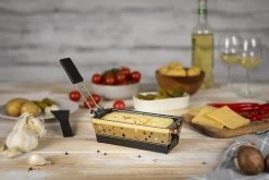 KUHN RIKON Candle Light Mini Croix Suisse, Service à Raclette, Or, Poêle à Griller Antiadhésive, Avec Bougie Chauffe-plat 14 KUHN RIKON Candle Light Mini Croix Suisse, Service à Raclette, Or, Poêle à Griller Antiadhésive, Avec Bougie Chauffe-plat -Dégustation Délicate 1200x800 10