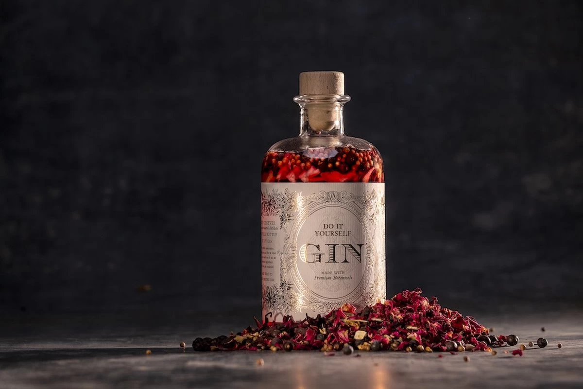 Do It Yourself Gin - Fabriquez Votre Eigen Gin Avec Ce Coffret Cadeau De Luxe - Infusez De Savoureuses Plantes Et Apprenez Tout Sur Le Gin 6 Do It Yourself Gin - Fabriquez Votre Eigen Gin Avec Ce Coffret Cadeau De Luxe - Infusez De Savoureuses Plantes Et Apprenez Tout Sur Le Gin – Image 4