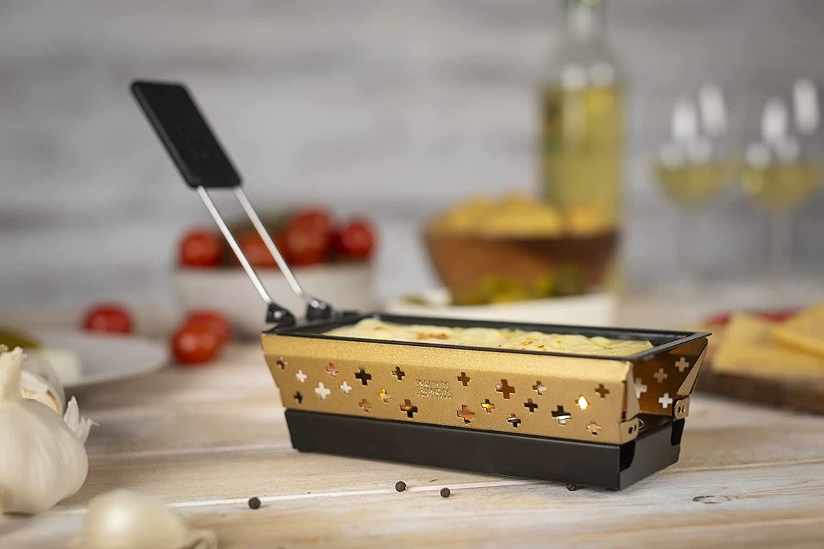 KUHN RIKON Candle Light Mini Croix Suisse, Service à Raclette, Or, Poêle à Griller Antiadhésive, Avec Bougie Chauffe-plat 10 KUHN RIKON Candle Light Mini Croix Suisse, Service à Raclette, Or, Poêle à Griller Antiadhésive, Avec Bougie Chauffe-plat – Image 8