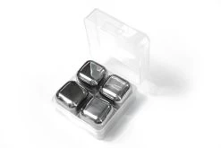 Pierres à Whisky En Acier Inoxydable - Ensemble Premium - Pierres à Whisky En Métal - 4 Pièces - SEC 21 Pierres à Whisky En Acier Inoxydable - Ensemble Premium - Pierres à Whisky En Métal - 4 Pièces - SEC -Dégustation Délicate 1200x800 143