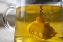 Filtre à Thé / Infuseur à Thé Yellow Submarine - Submarine - Passoire à Thé / Infuseur à Thé / Infuseur - LeuksteWinkeltje 8 Filtre à Thé / Infuseur à Thé Yellow Submarine - Submarine - Passoire à Thé / Infuseur à Thé / Infuseur - LeuksteWinkeltje -Dégustation Délicate 1200x800 2