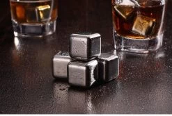 Pierres à Whisky En Acier Inoxydable - Ensemble Premium - Pierres à Whisky En Métal - 4 Pièces - SEC 27 Pierres à Whisky En Acier Inoxydable - Ensemble Premium - Pierres à Whisky En Métal - 4 Pièces - SEC -Dégustation Délicate 1200x811 7