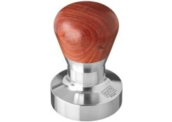 Expresso écarlate | Tamper "Passion" Pour Barista; Avec Poignée Ergonomique En PVC Ou En Bois Précieux De Votre Choix Et Base En Acier Inoxydable De Précision. Bois De Santal Rouge 51 Mm 9 Expresso écarlate | Tamper "Passion" Pour Barista; Avec Poignée Ergonomique En PVC Ou En Bois Précieux De Votre Choix Et Base En Acier Inoxydable De Précision. Bois De Santal Rouge 51 Mm -Dégustation Délicate 1200x857 1
