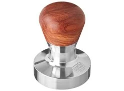 Expresso écarlate | Tamper "Passion" Pour Barista; Avec Poignée Ergonomique En PVC Ou En Bois Précieux De Votre Choix Et Base En Acier Inoxydable De Précision. Bois De Santal Rouge 57 Mm 9 Expresso écarlate | Tamper "Passion" Pour Barista; Avec Poignée Ergonomique En PVC Ou En Bois Précieux De Votre Choix Et Base En Acier Inoxydable De Précision. Bois De Santal Rouge 57 Mm -Dégustation Délicate 1200x880