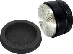 Expresso écarlate | Tamper "Grande Flat" Pour Barista; Avec Rainures 3D Pour Une Extraction Parfaite Avec Des Machines Porte-tamis; Des Tailles Différentes; à Toute épreuve. Noir 58,5 Mm + Planche De Tige