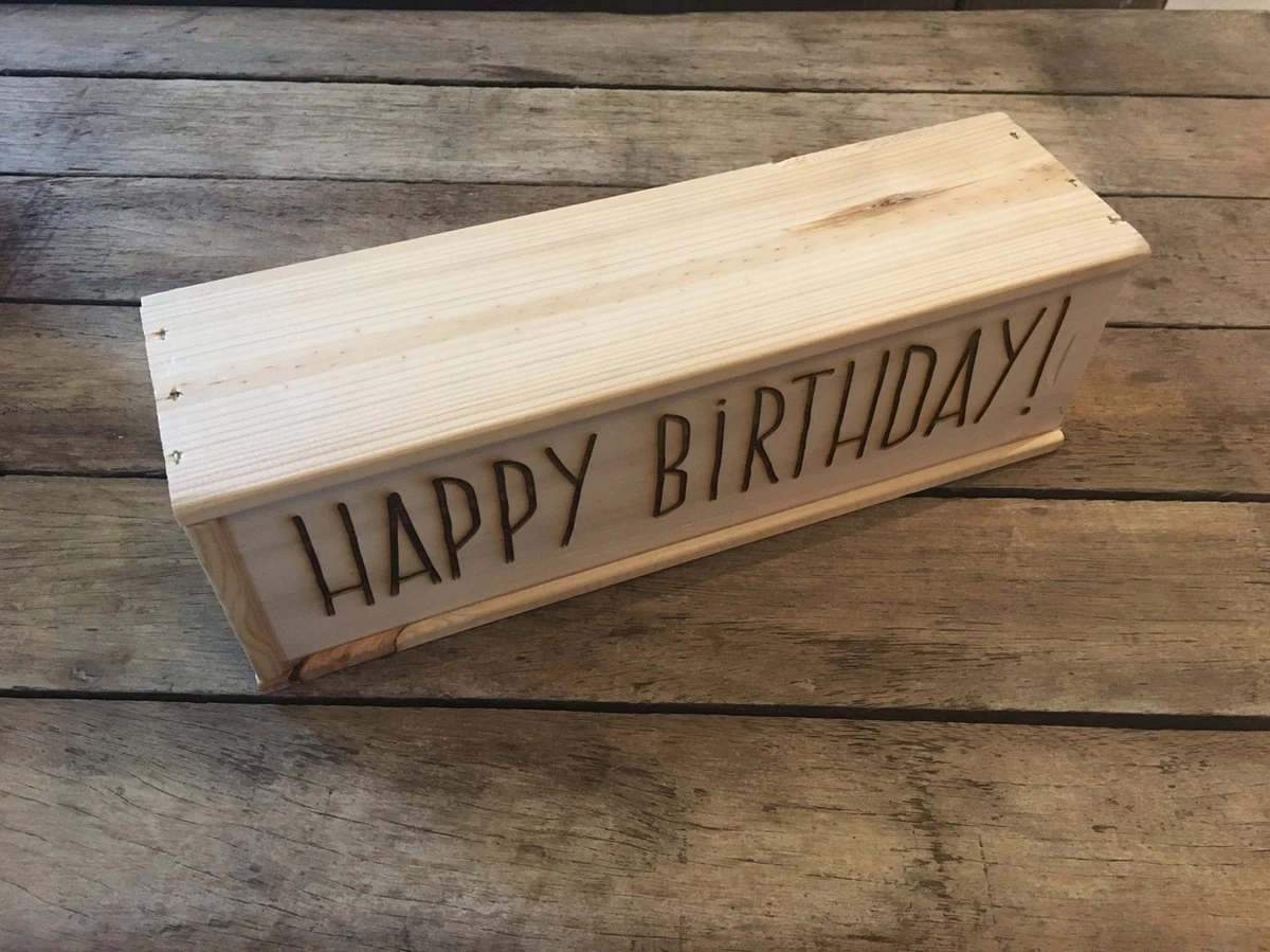 Dotti Woods - Merk Belge - Coffret Cadeau Anniversaire - Coffret Vin/Coffret Vin - Happy Birthday 3 Dotti Woods - Merk Belge - Coffret Cadeau Anniversaire - Coffret Vin/Coffret Vin - Happy Birthday