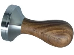 Expresso écarlate | Tamper "Classic" - Avec Gravure Laser De Nom Personnel Dans Un Manche En Bois Noble Bois De Santal Broin 51 Mm -Dégustation Délicate 1200x900 124