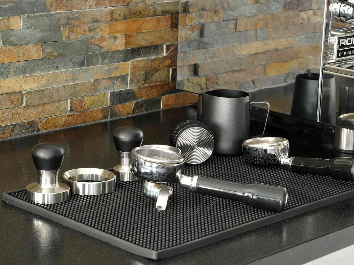 Expresso écarlate | Tampermat Et étagère "Tappetino Professional" Pour Barista, Robuste Et Pratique En Caoutchouc Naturel Robuste. Noir L 4 Expresso écarlate | Tampermat Et étagère "Tappetino Professional" Pour Barista, Robuste Et Pratique En Caoutchouc Naturel Robuste. Noir L – Image 2