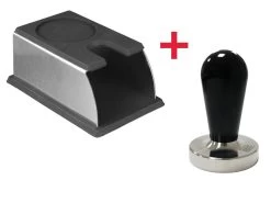 Expresso écarlate | Station De Tamper "Professional" En Acier Inoxydable Avec Tapis De Tamper En Silicone Alimentaire Pour Garder Le Tamper Après Estampage. Noir -Dégustation Délicate 1200x900 269