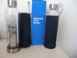 Granulés De PH Alcalins Et Bouteilles D'eau Pour Enrichir L'eau à Une Valeur De PH Plus élevée De 8,5 à 9,9