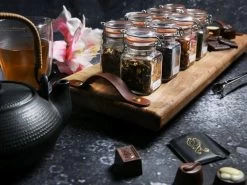 De-Smikkelplank - Planche à Thé (60cm) - Bois De Chêne - 8 Saveurs De Thee - Filtre à Thé - Cuillère Doseuse - High Tea - Planche De Service 8 De-Smikkelplank - Planche à Thé (60cm) - Bois De Chêne - 8 Saveurs De Thee - Filtre à Thé - Cuillère Doseuse - High Tea - Planche De Service -Dégustation Délicate 1200x900 46