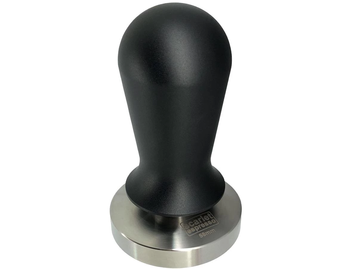 Expresso écarlate | Tamper "Perfetto" Pour Barista; Calibré à Une Pression De Contact De 35 Lb; Avec Manche En Aluminium Ou En Bois Fin Et Base En Acier Inoxydable De Précision. Noir 58,5 Mm 11 Expresso écarlate | Tamper "Perfetto" Pour Barista; Calibré à Une Pression De Contact De 35 Lb; Avec Manche En Aluminium Ou En Bois Fin Et Base En Acier Inoxydable De Précision. Noir 58,5 Mm – Image 9