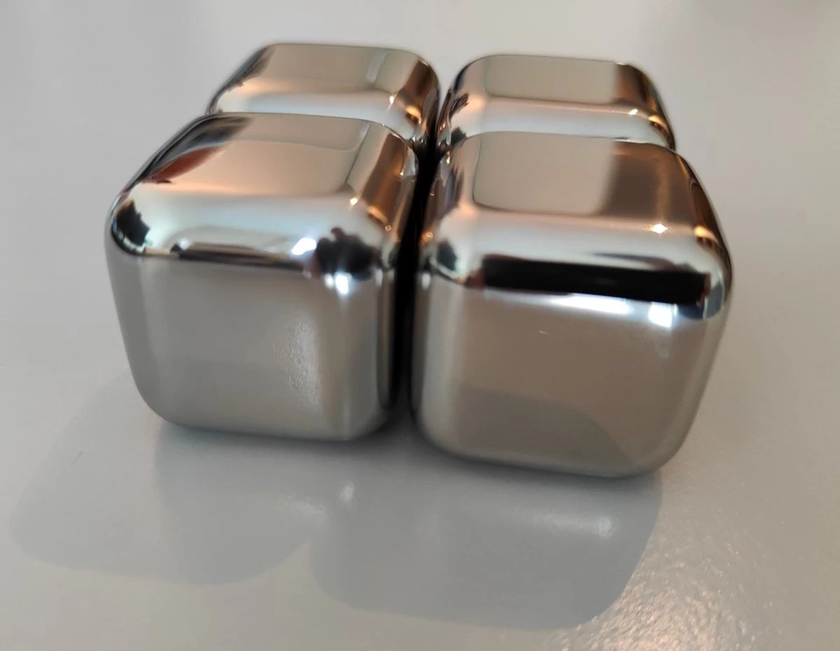 Sparq Home - Cubes à Whisky RvS - Pierres à Whisky - Ensemble De 4 Pièces - Pierres à Whisky - Pierres à Whisky - Glaçons - Cadeau - Noël 9 Sparq Home - Cubes à Whisky RvS - Pierres à Whisky - Ensemble De 4 Pièces - Pierres à Whisky - Pierres à Whisky - Glaçons - Cadeau - Noël – Image 7
